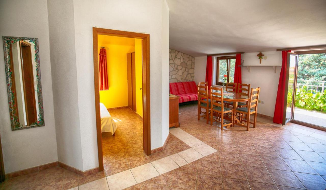 Apartments Coki Funtana Exterior photo