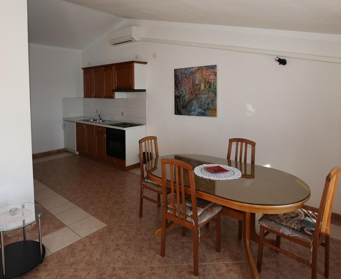 Apartments Coki Funtana Exterior photo