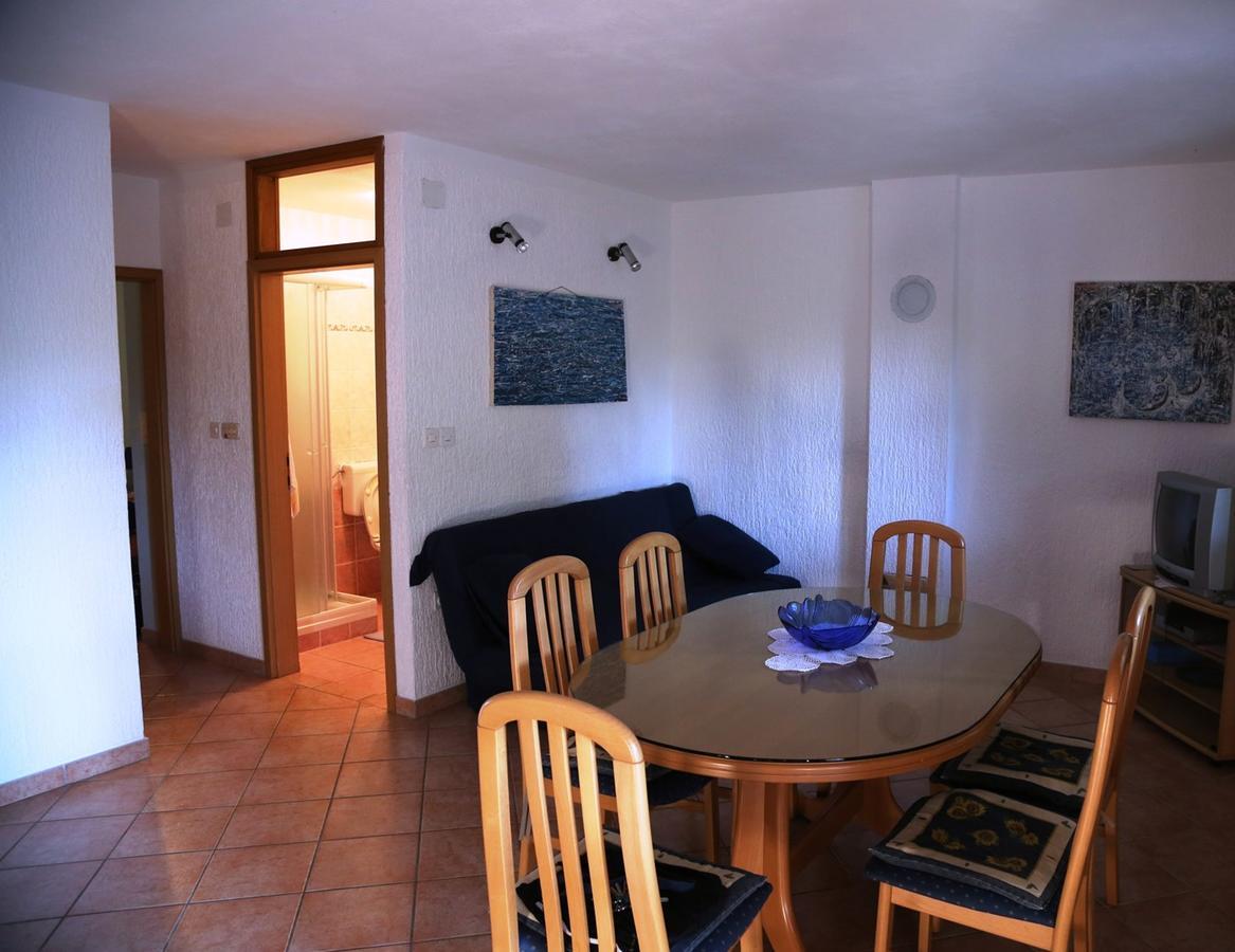 Apartments Coki Funtana Exterior photo